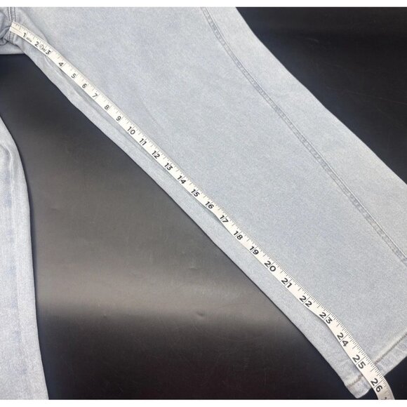 SCOOP Women’s Light Wash Denim Barrel Leg Mid Rise Ankle Jeans Sz 8 NEW - Picture 11 of 12